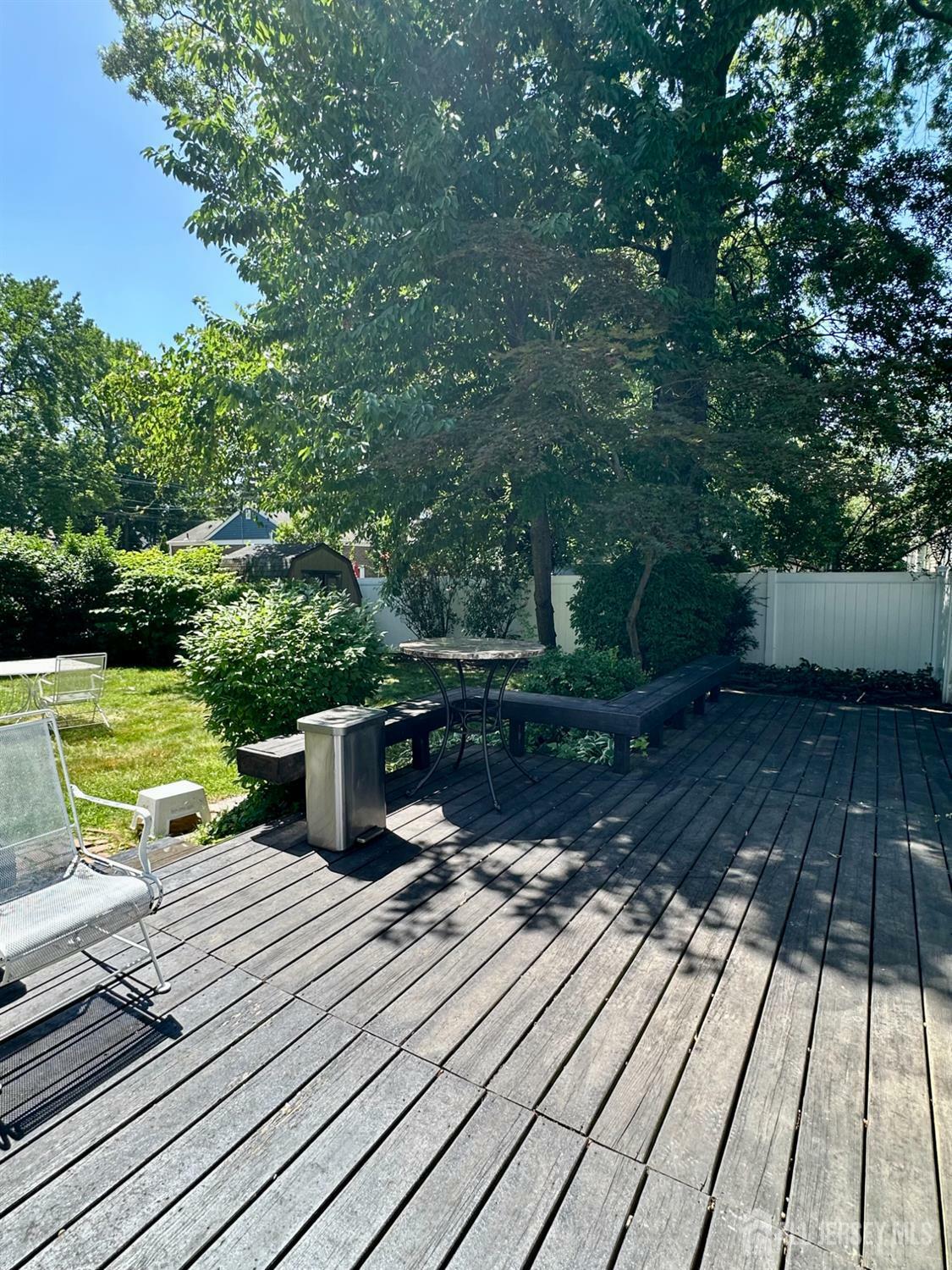 Property Photo:  40 Carpenter Place  NJ 08840 