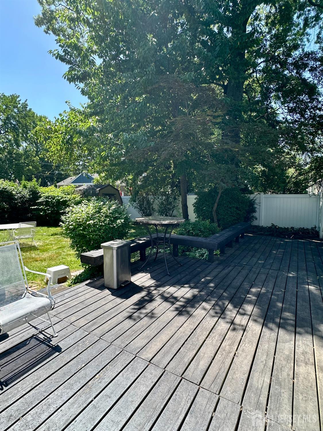 Property Photo:  40 Carpenter Place  NJ 08840 