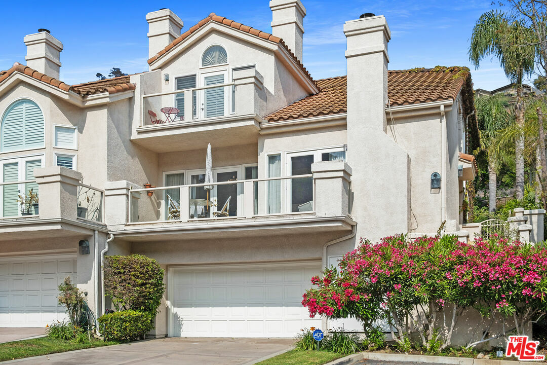 Property Photo: 622 Palisades Dr CA 90272