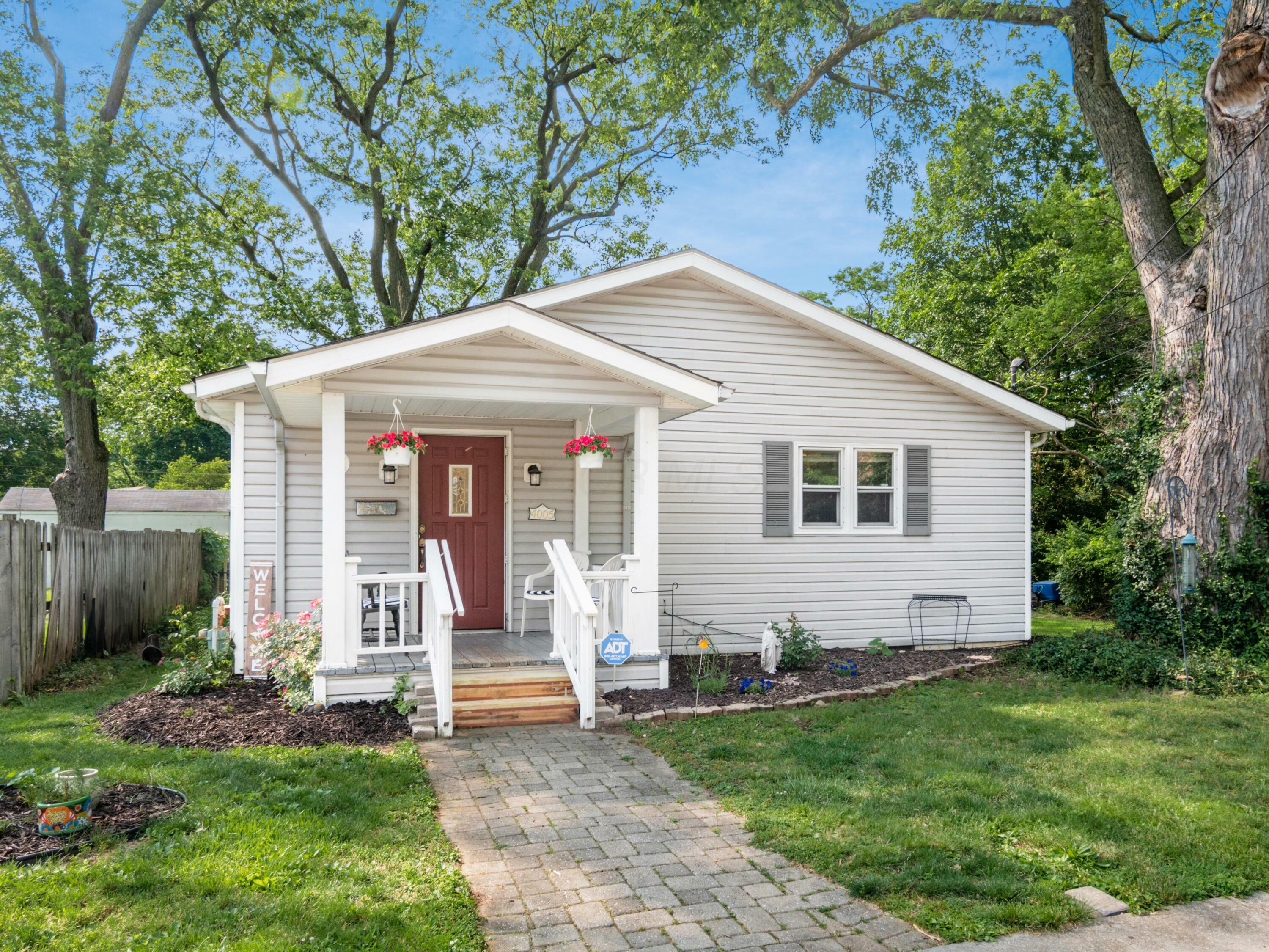 Property Photo: 4005 Curtis Avenue OH 43123