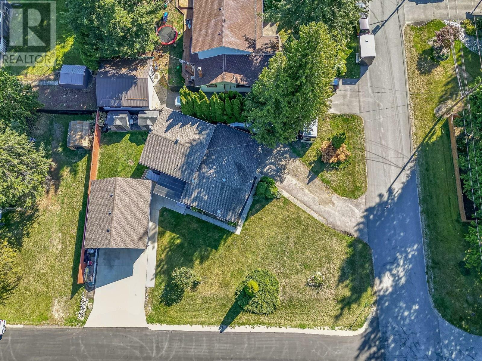 Property Photo: 602 Maple Street BC V0E 2V1