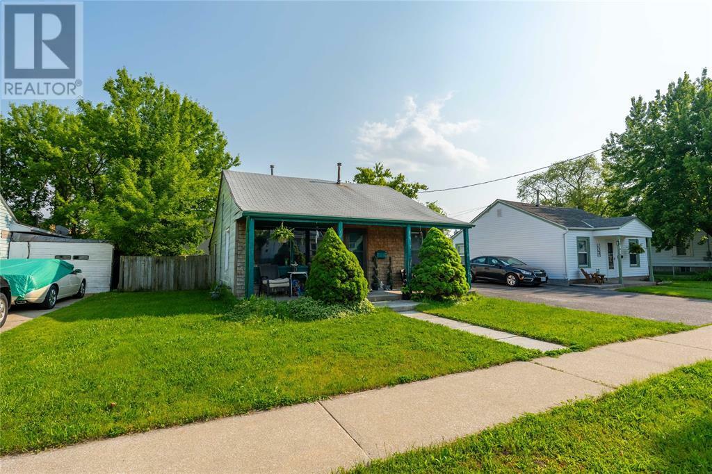 Photo de la propriété: 155 Campbell Street ON N7T 2G7