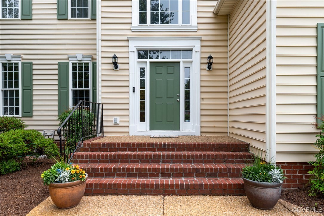 Property Photo: 8940 Kings Charter Drive VA 23116