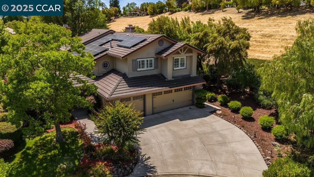 Property Photo: 29 Blue Haven Ct CA 94506