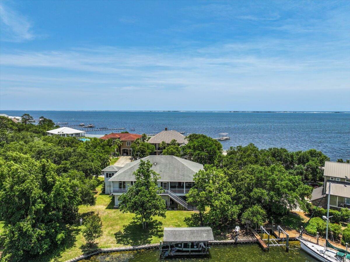 Property Photo: 4639 Smokey Road FL 32563