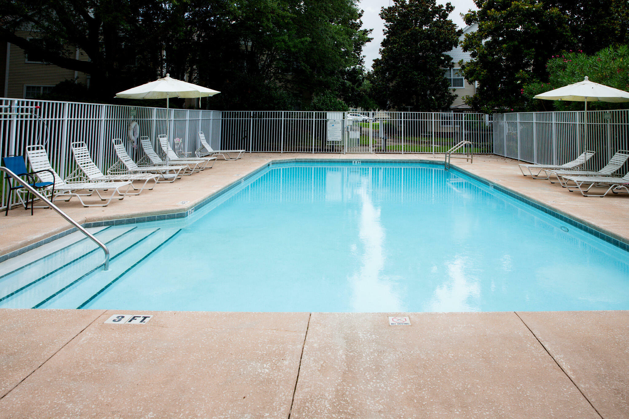 Property Photo: 1501 N Partin Drive 244 FL 32578