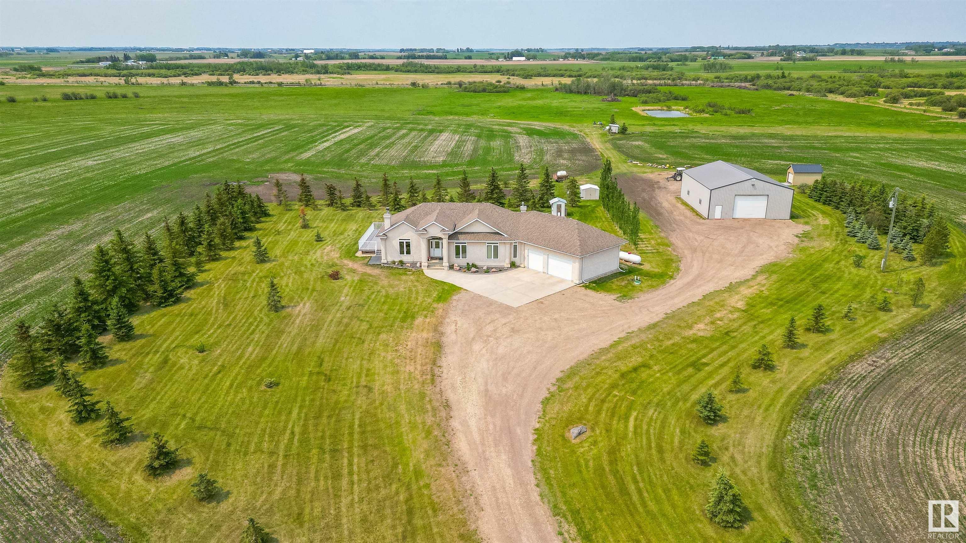 55116 Rge Rd  234  Rural Sturgeon County AB T8T 2A7 photo