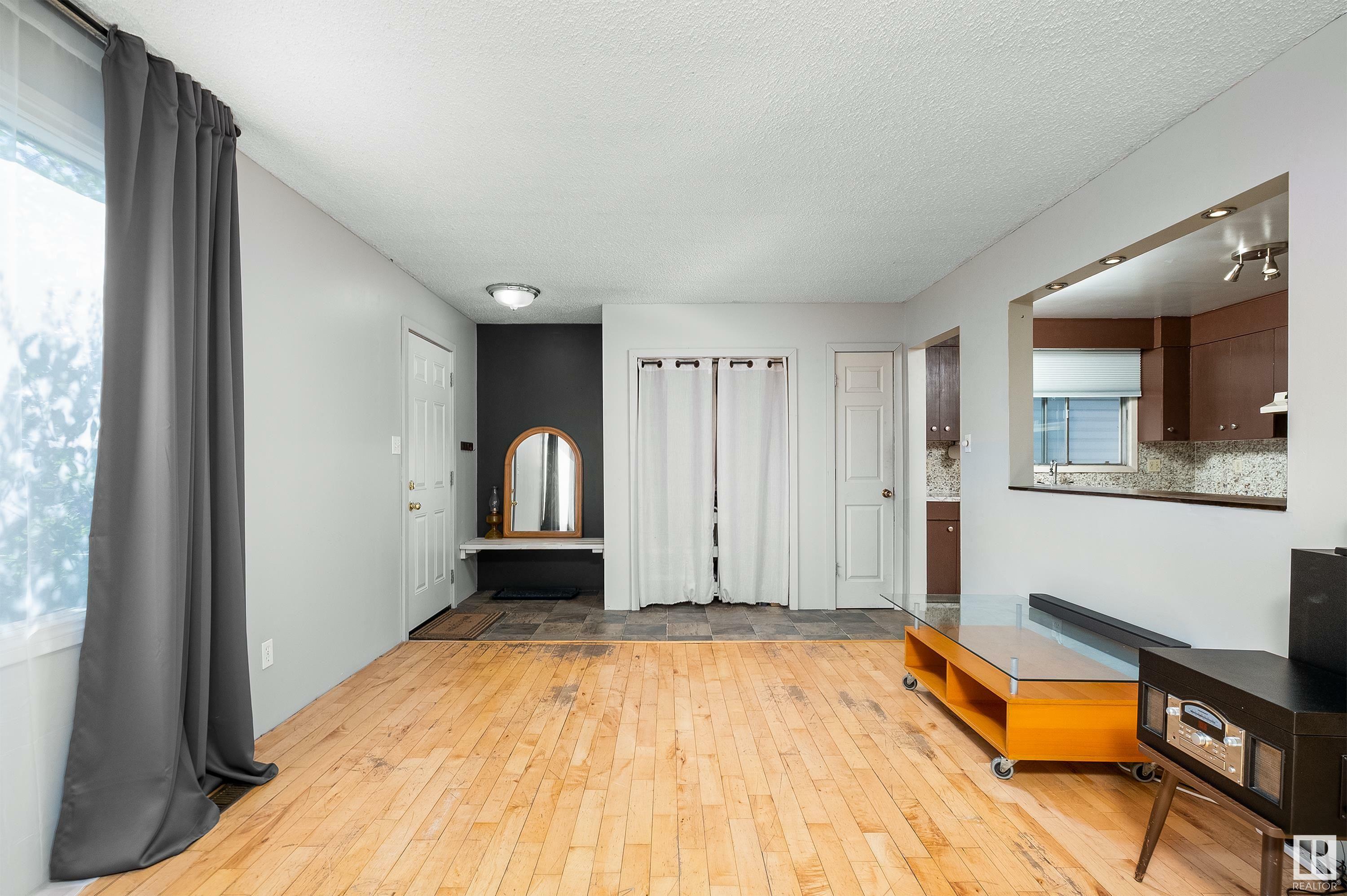 Photo de la propriété: 11406 81 Street NW AB T5B 2R6