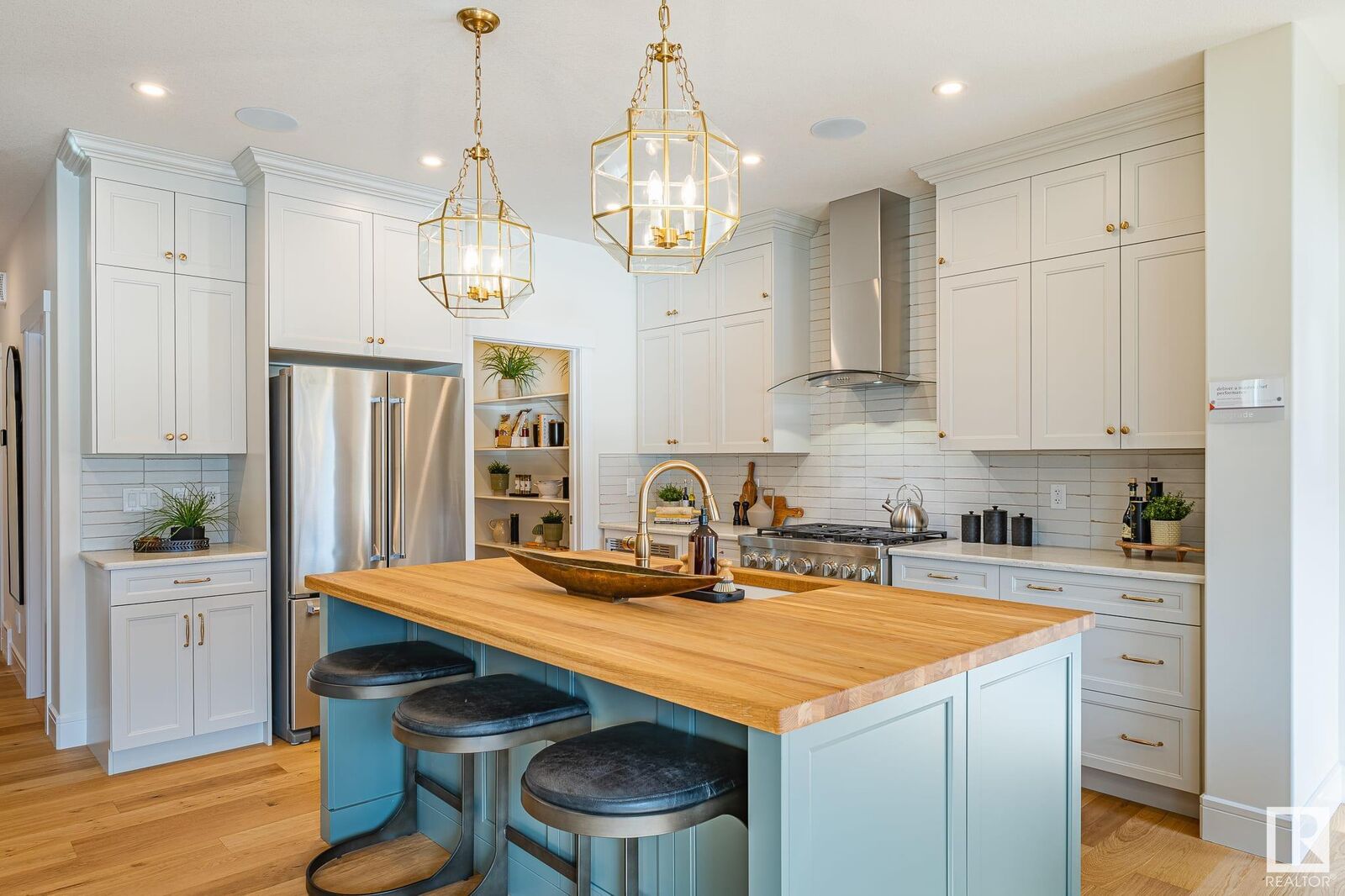 Property Photo:  18 Emerald Way  AB T7X 2Y4 