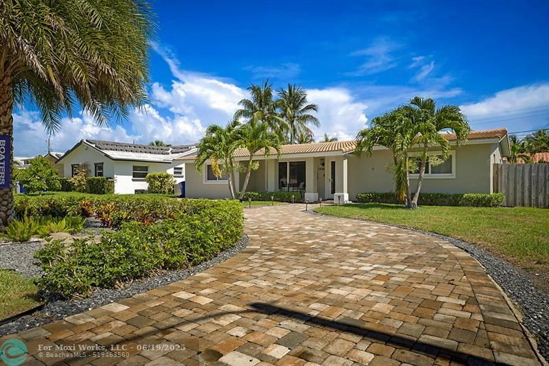 Property Photo: 2445 SE 7th St FL 33062