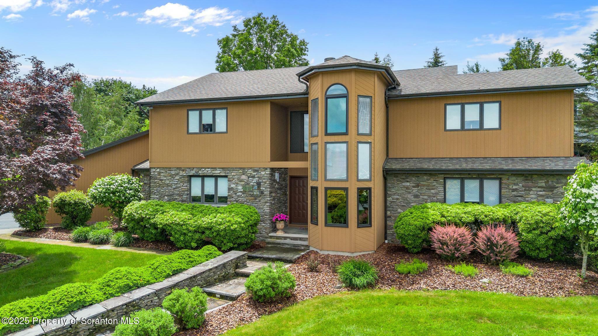 Property Photo: 118 Estate Drive PA 18411