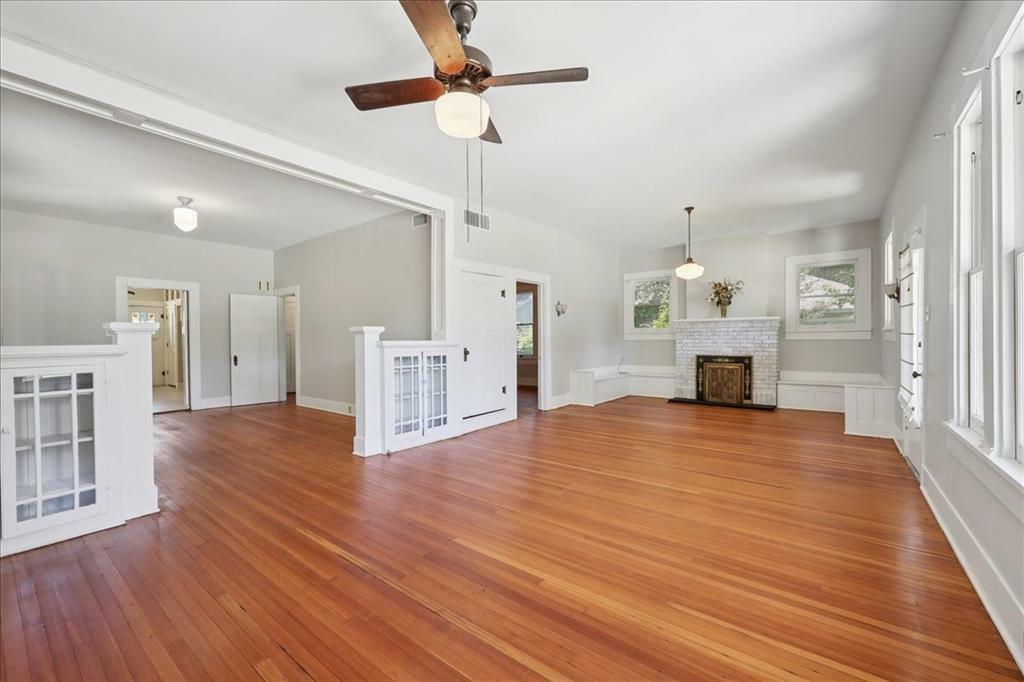 Property Photo: 507 W Orange Avenue TX 77630
