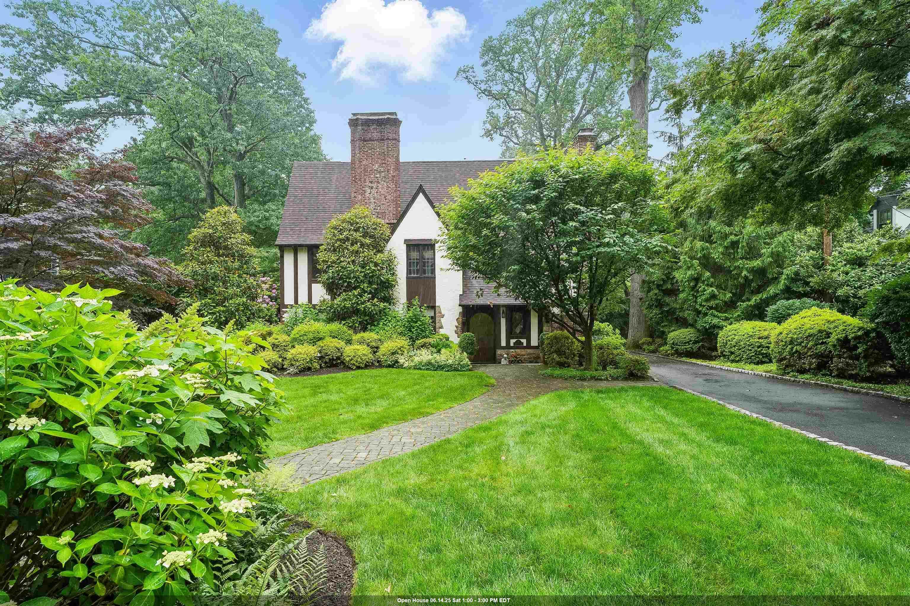 15 Wayside Pl  Montclair NJ 07042 photo