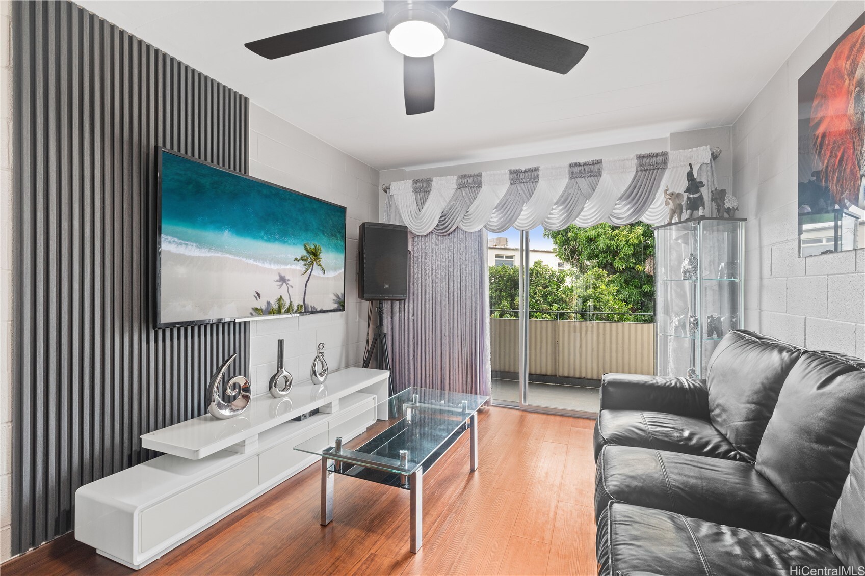 Property Photo: 715 Umi Street 2B HI 96819