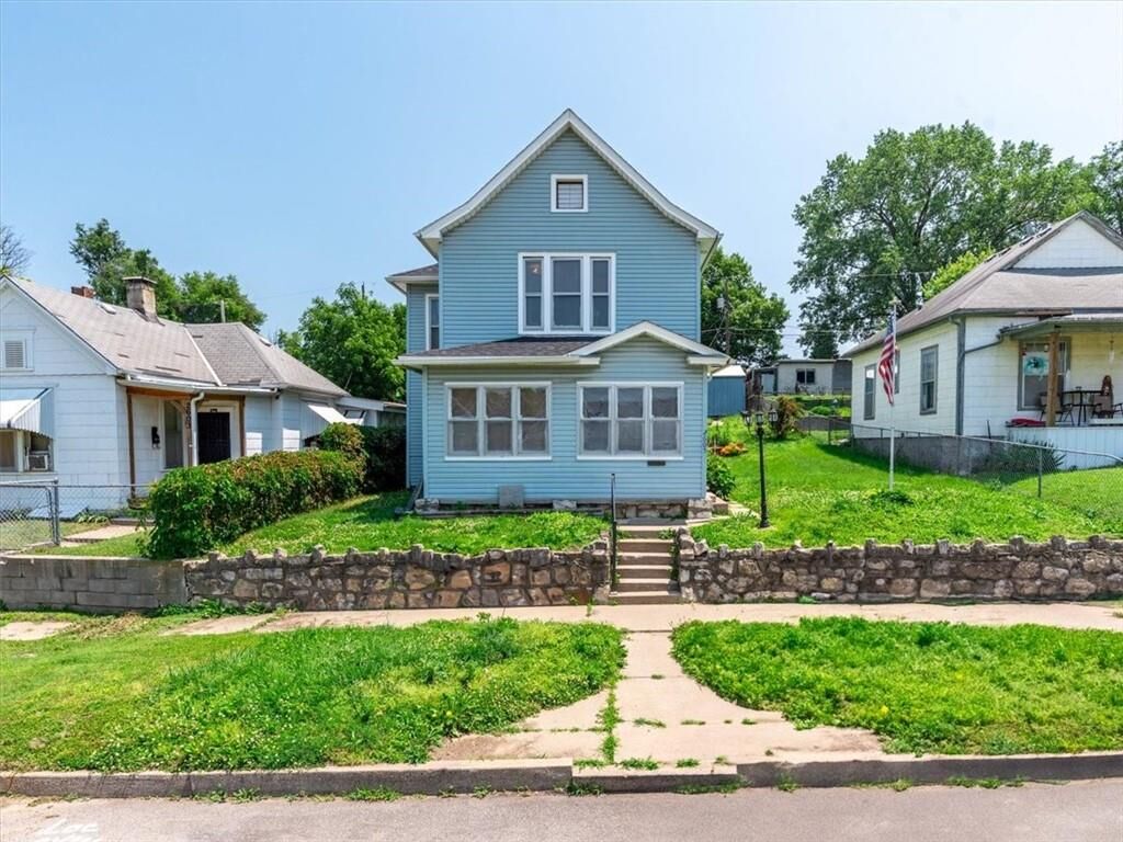 Property Photo:  2605 S 15th Street  MO 64503 