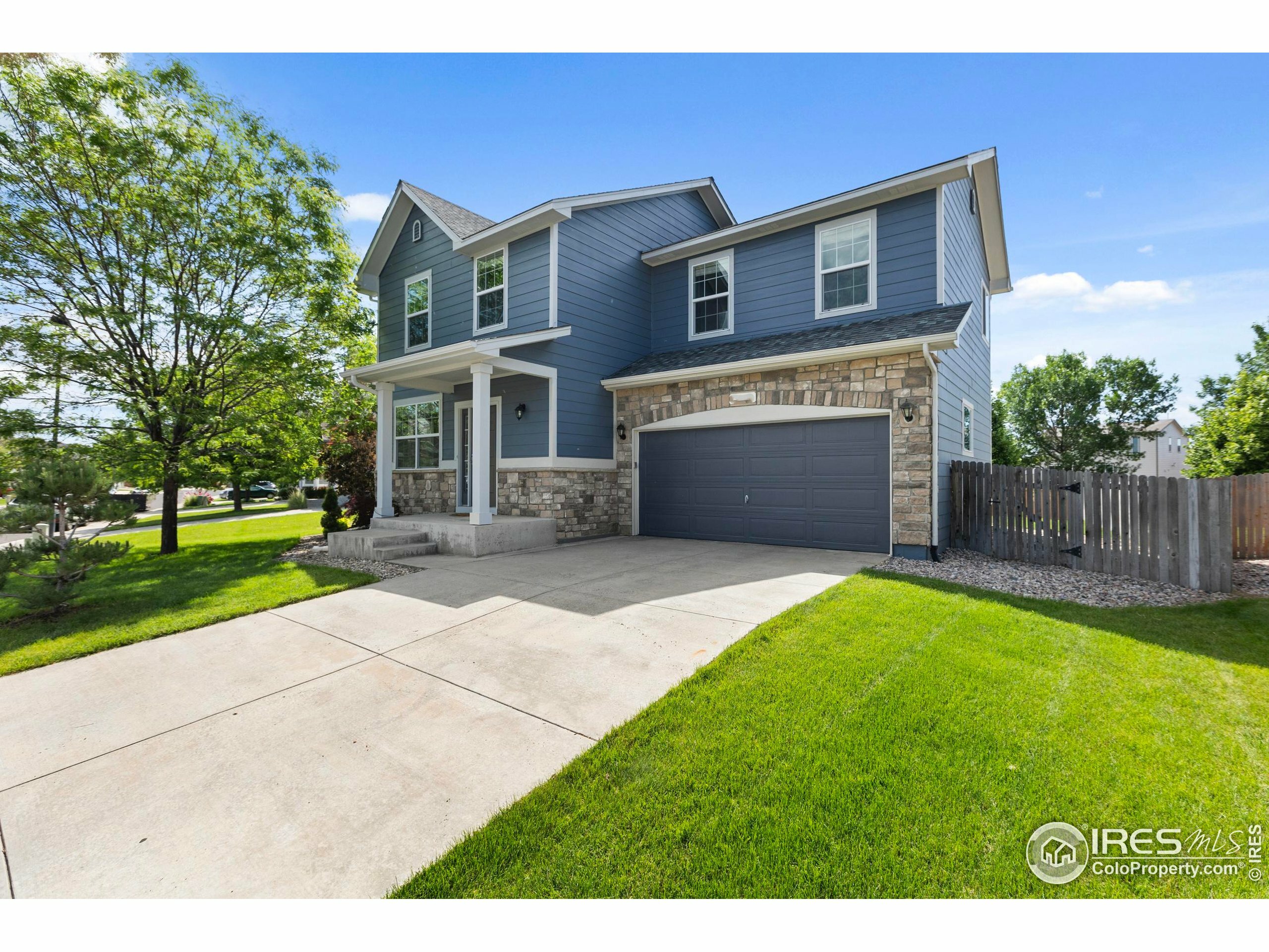 Property Photo: 1587 Edenbridge Dr CO 80550