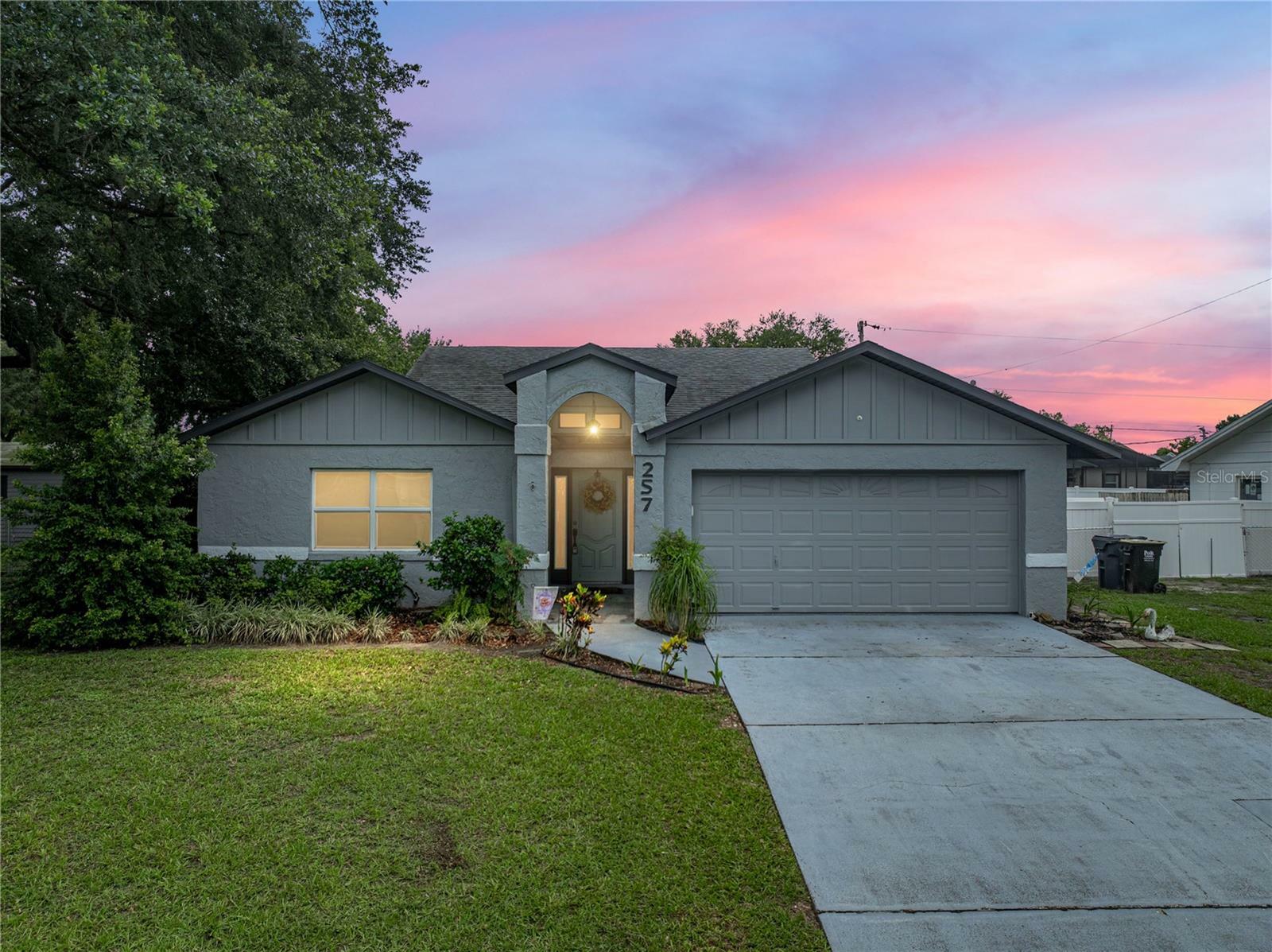 Property Photo: 257 Padgett Place N FL 33809