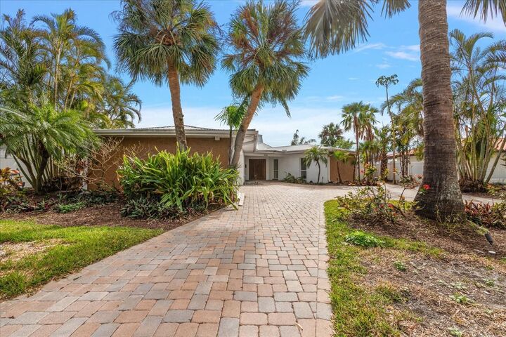 Property Photo:  3830 46th Avenue S  FL 33711 