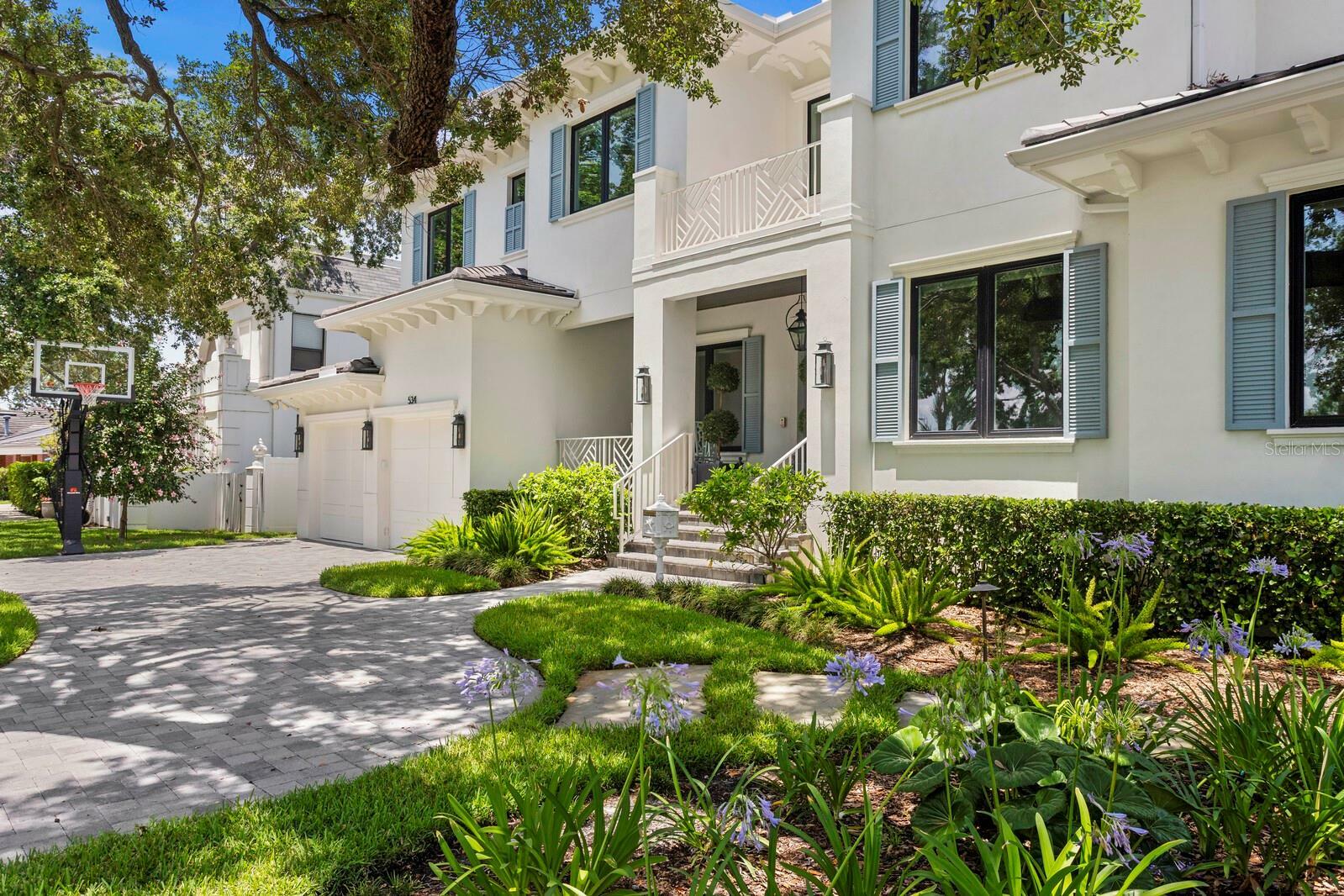 Property Photo: 534 Ladrone Avenue FL 33606