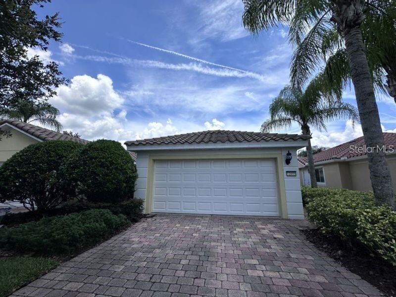 Property Photo:  12055 Modena Lane  FL 32827 
