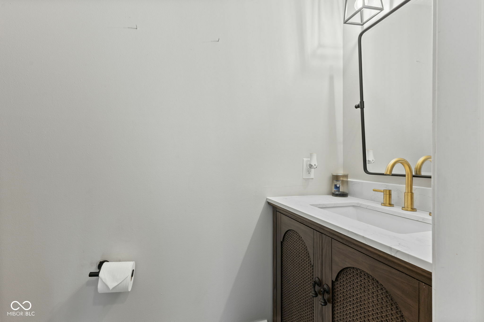Property Photo: 2580 Bluewood Way IN 46168