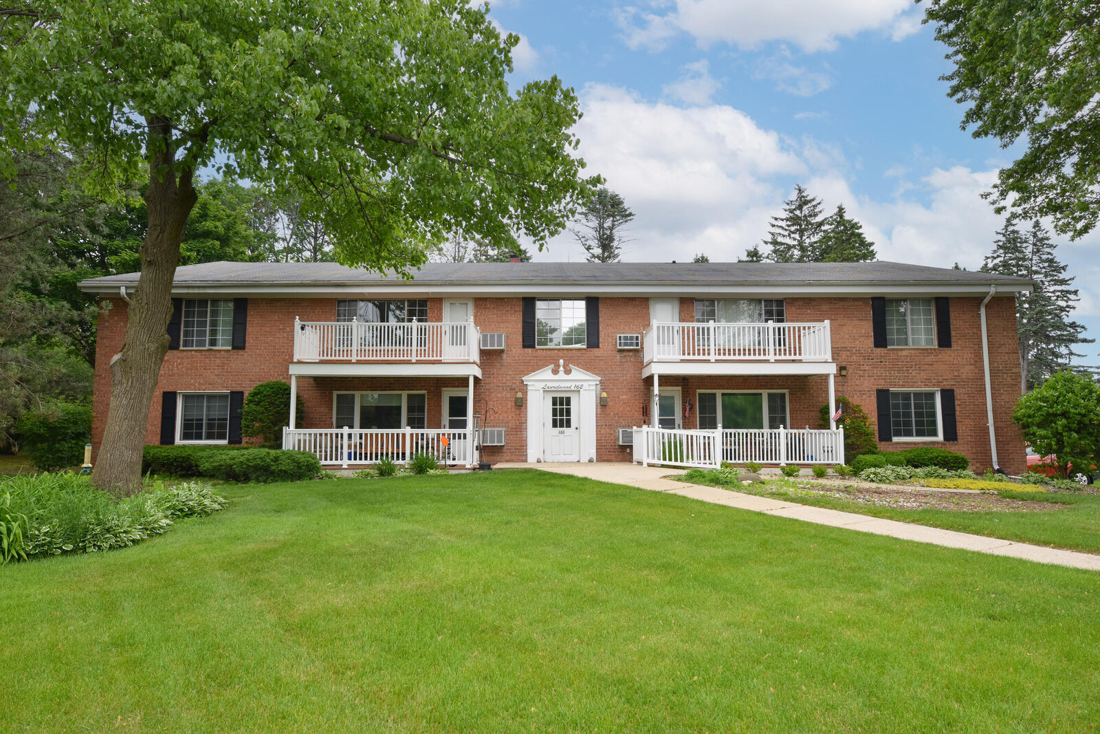 Property Photo:  162 Heidel Rd 5  WI 53092 