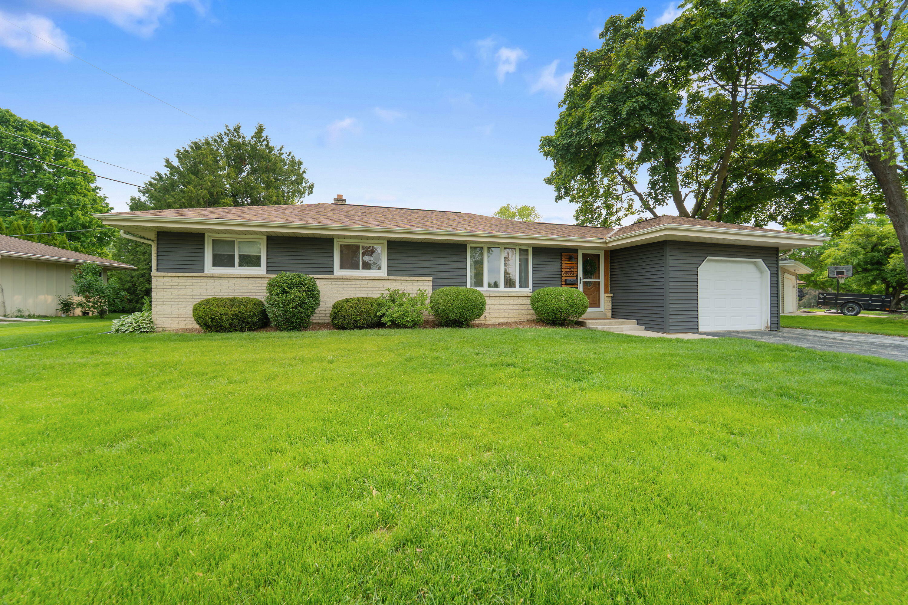 Property Photo: N87w18064 Shepherd Dr WI 53051
