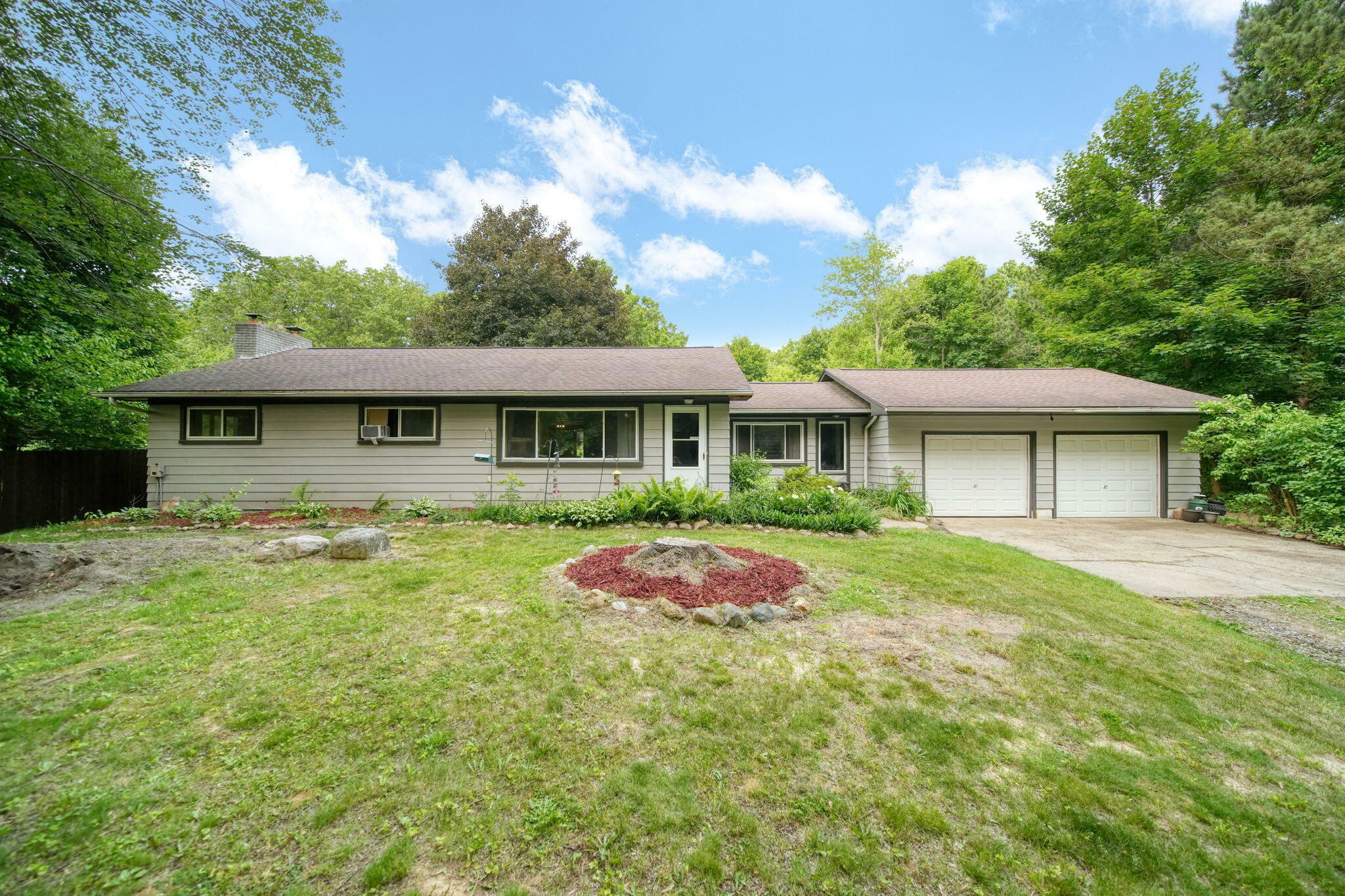 Property Photo: 16867 Waterloo Road MI 48118