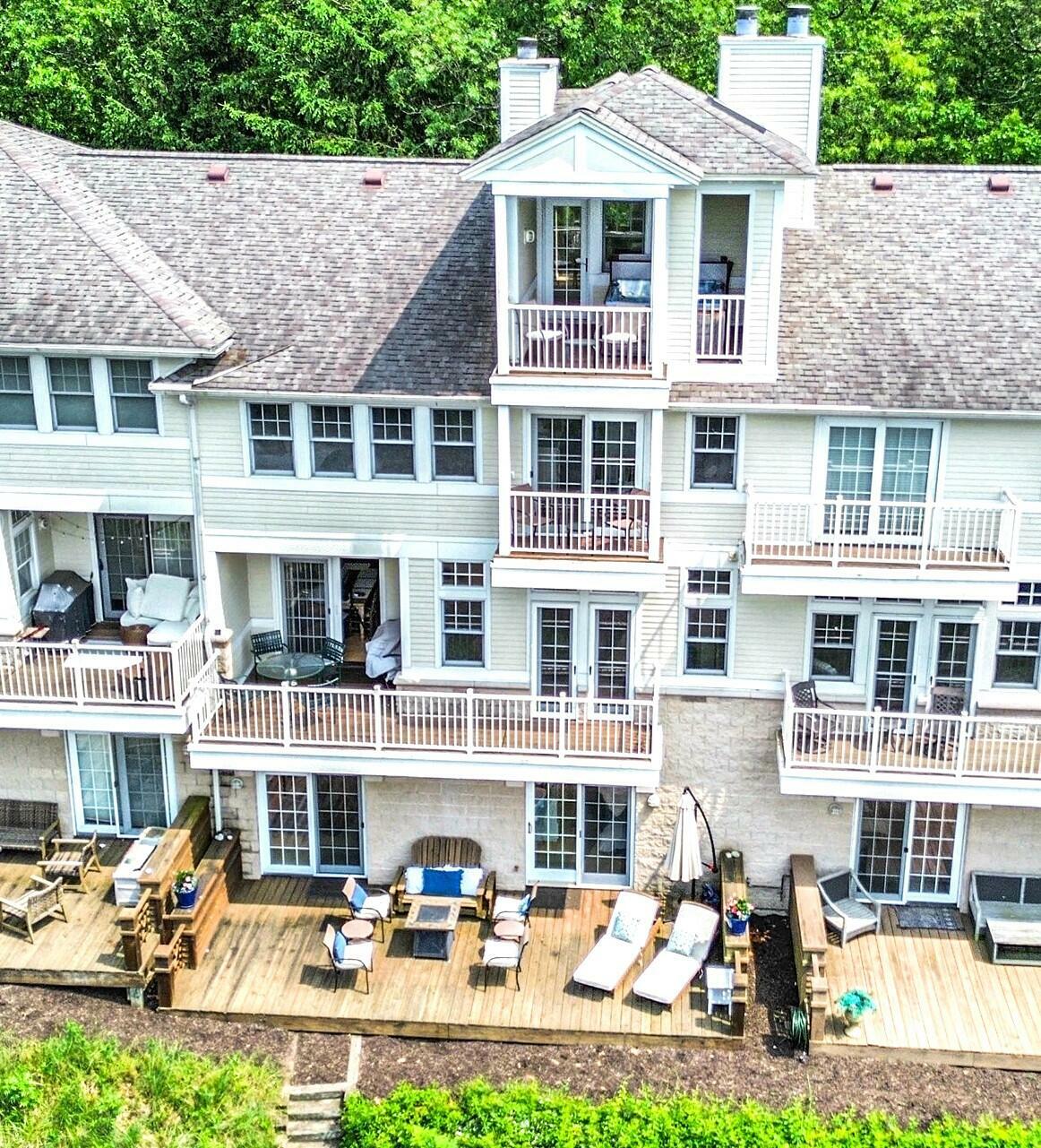 Property Photo: 18418 Dunecrest Drive MI 49117