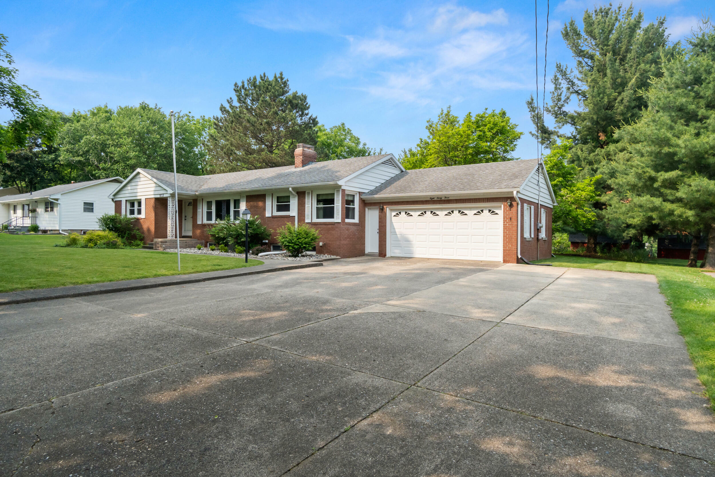 Property Photo: 833 S Lansing Street MI 48854