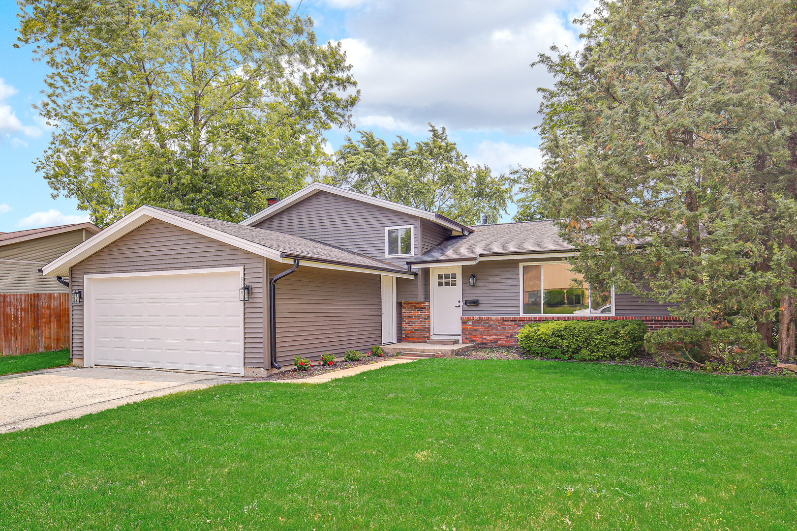 Property Photo: 5191 Newport Drive IL 60452