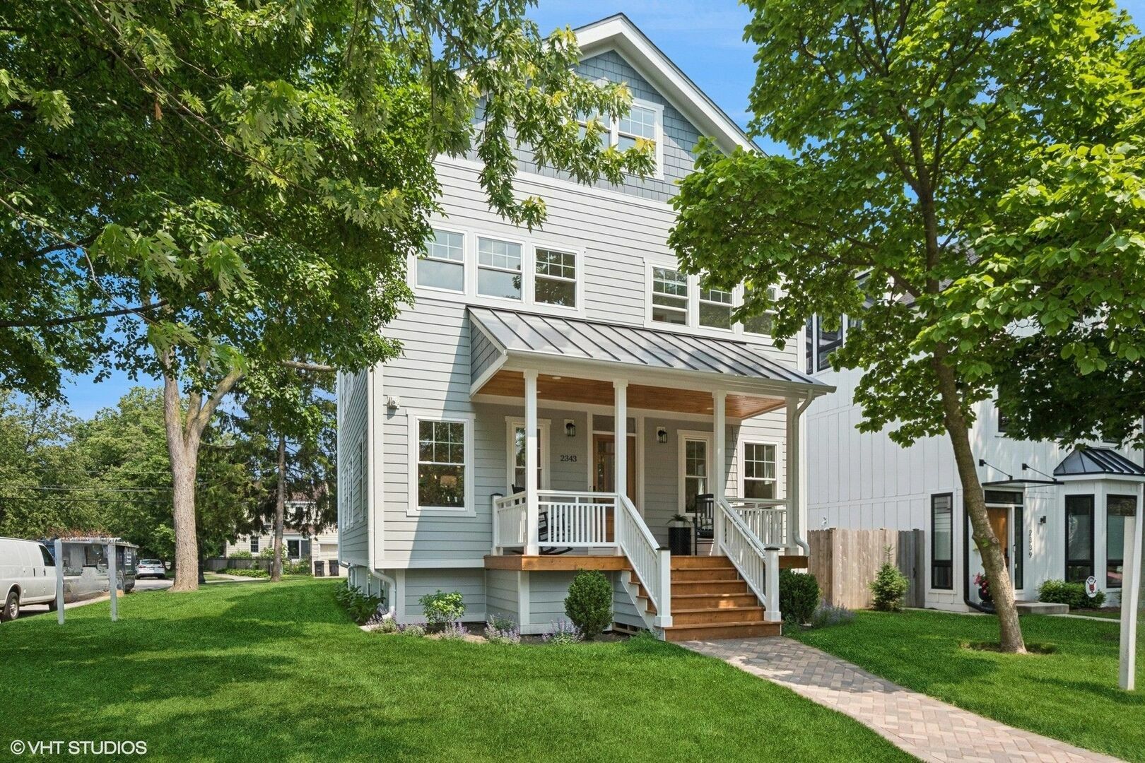 Property Photo: 2343 Hastings Avenue IL 60201