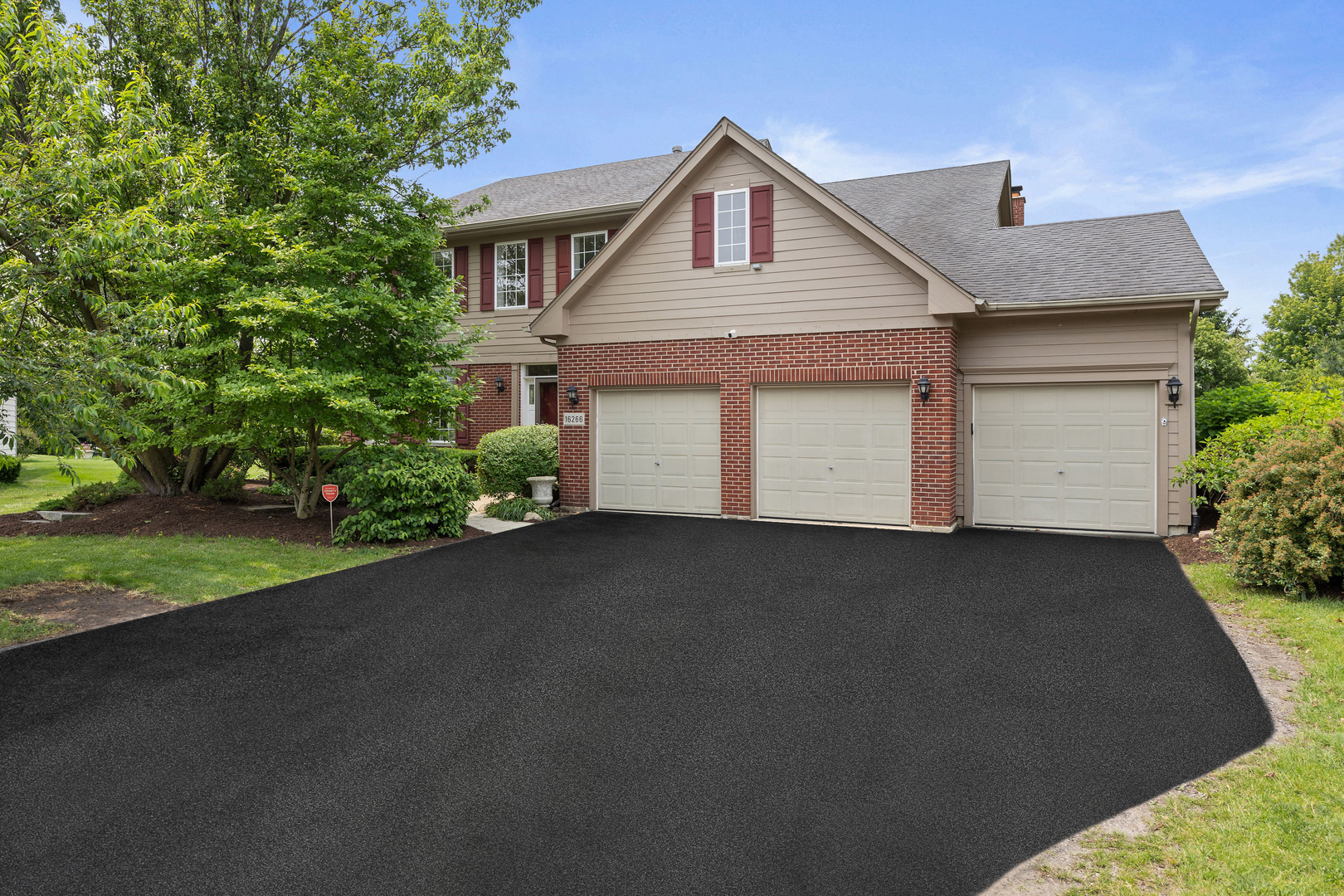 Property Photo: 16266 W Mohawk Court IL 60441