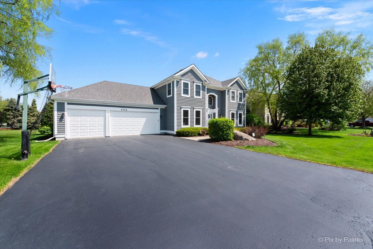 Property Photo:  1712 Squirrel Trail  IL 60013 