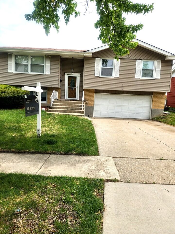 Property Photo: 17109 Magnolia Drive IL 60429