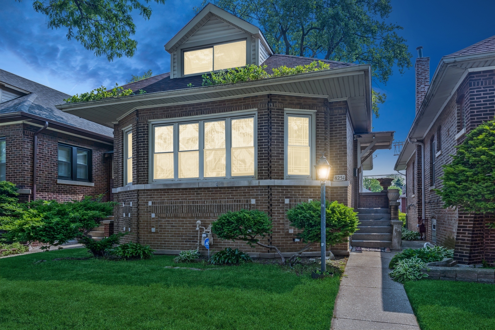 Property Photo: 8251 S Kenwood Avenue IL 60619