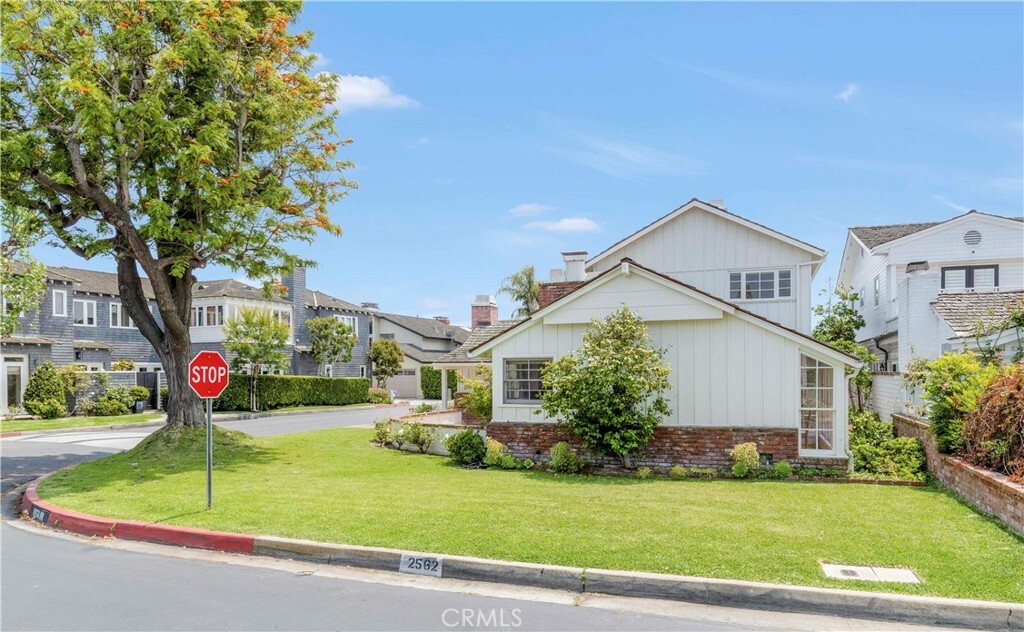 Property Photo: 2562 Vista Drive CA 92663