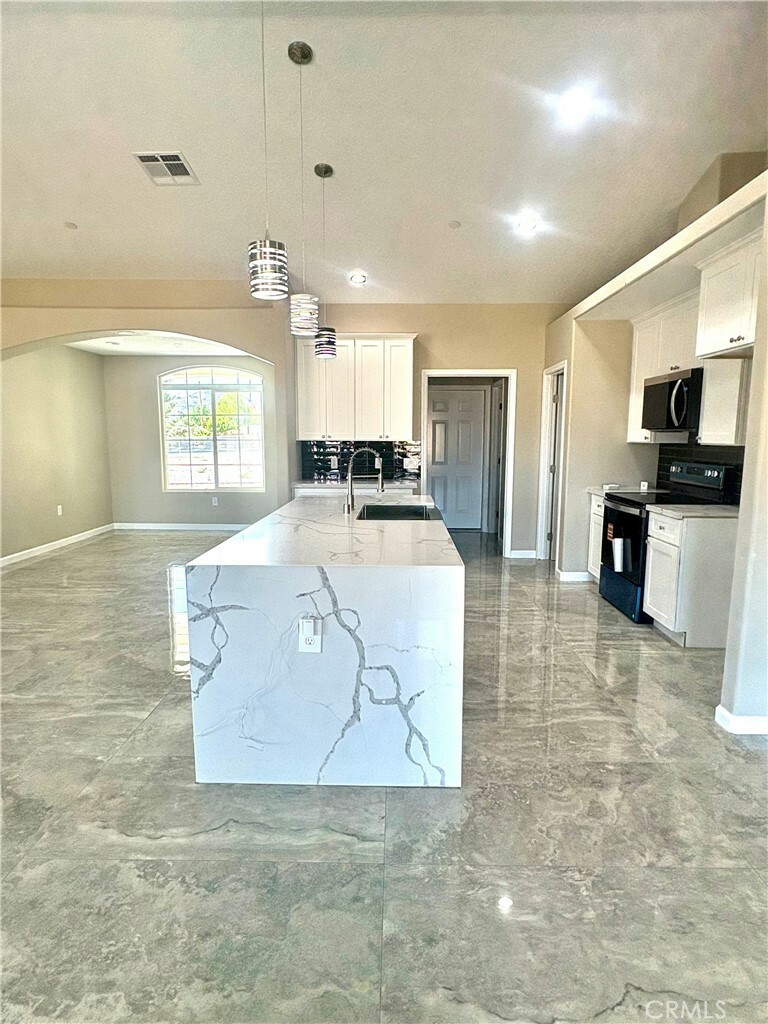 Property Photo: 19375 Corwin Road CA 92307