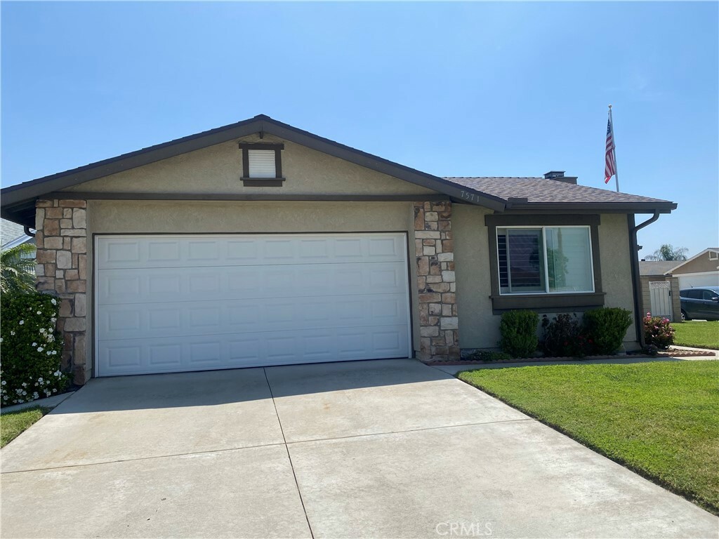 Property Photo: 7571 Willow Way CA 92346