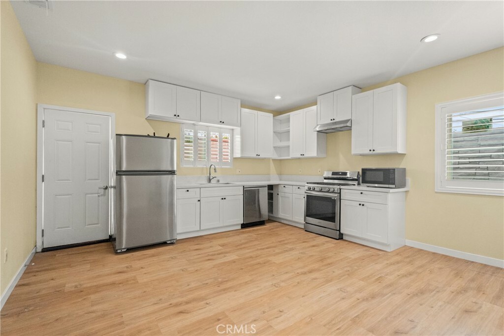 14571 Yucca Circle  Huntington Beach CA 92647 photo