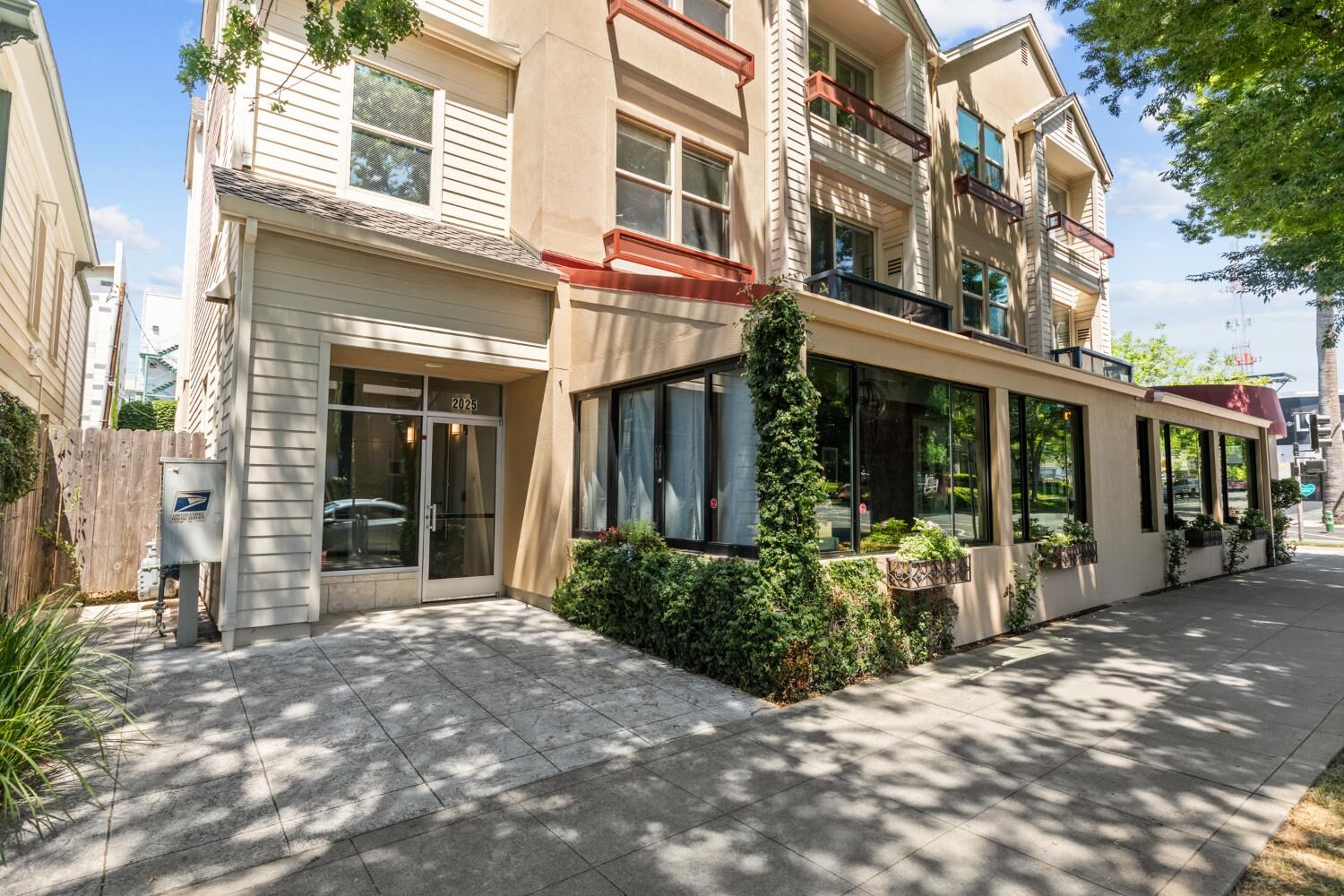 Property Photo: 2025 S Street 201 CA 95811