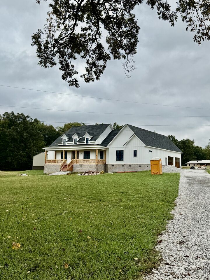 Property Photo:  3725 Ledford Mill Rd  TN 37183 