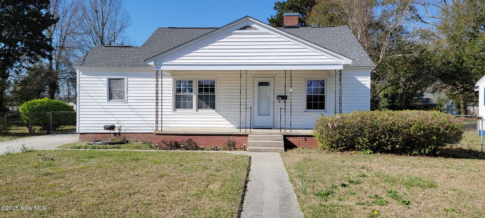 Property Photo:  125 Richlands Avenue  NC 28540 