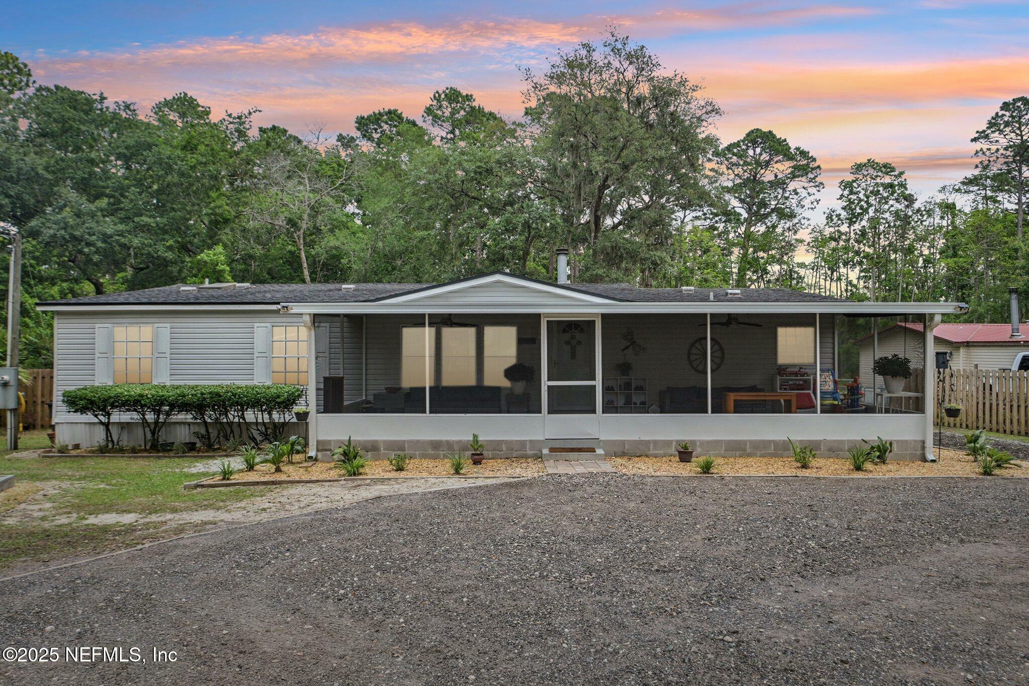 Property Photo: 86112 Lofton Court FL 32097