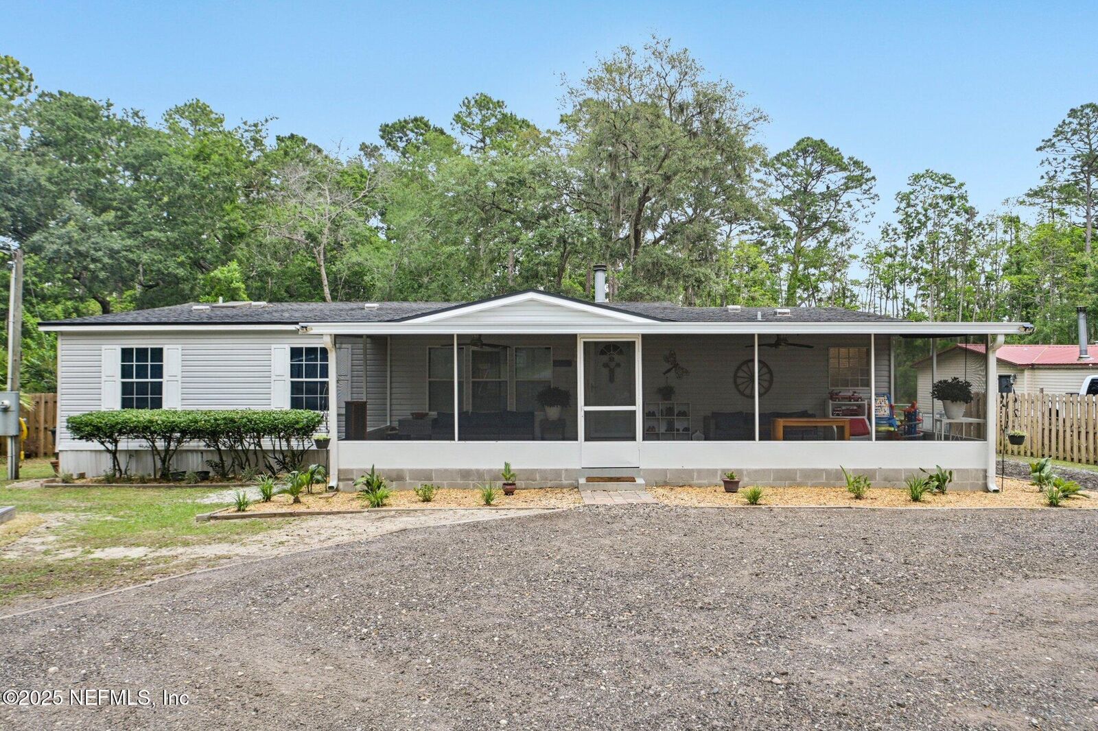 Property Photo: 86112 Lofton Court FL 32097