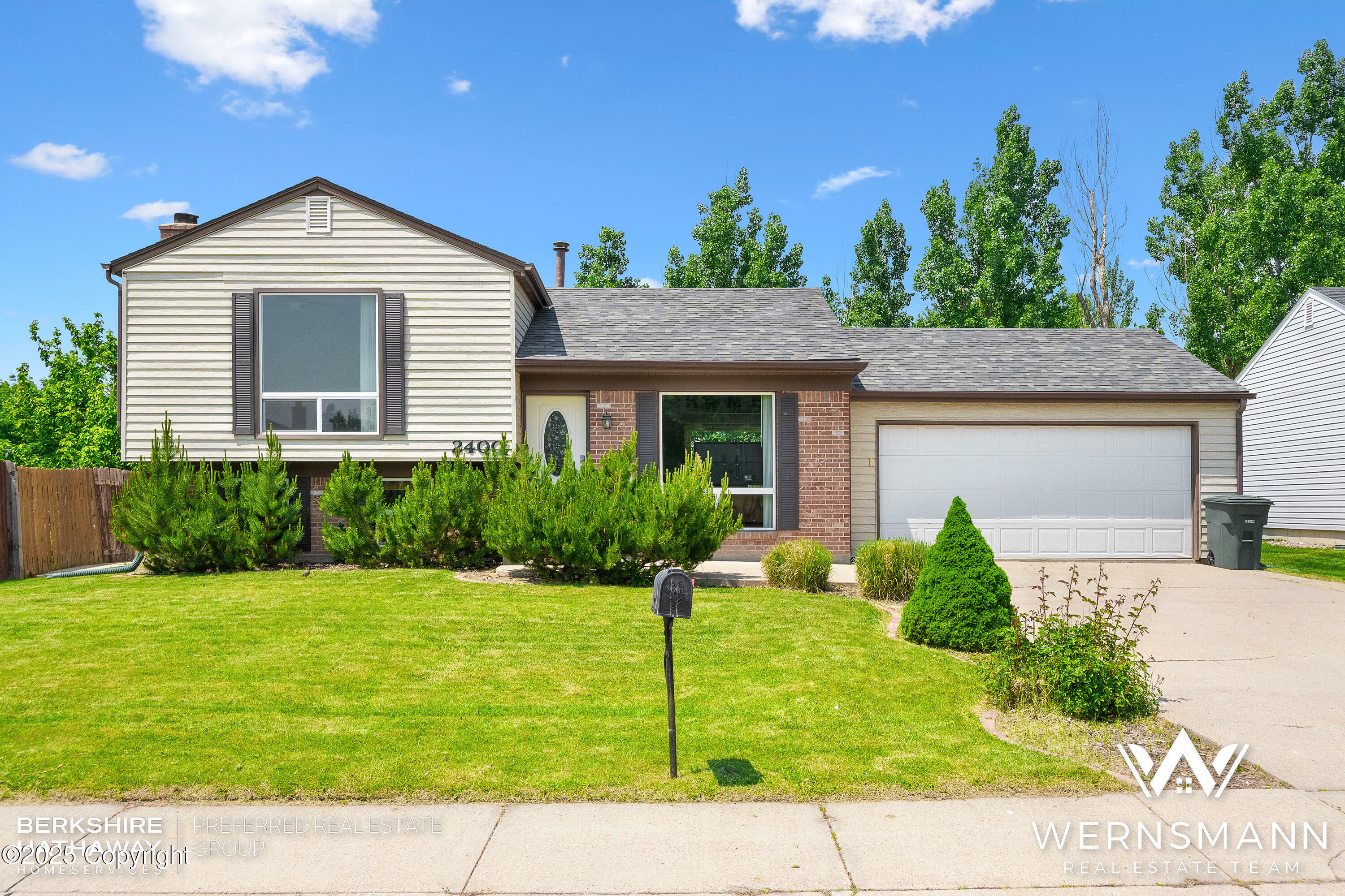 2400 Cascade Dr -  Gillette WY 82718 photo