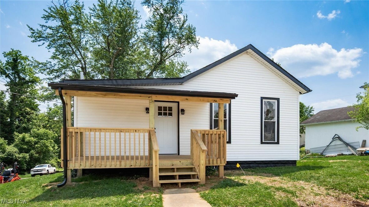 1332 Playford Avenue  Zanesville OH 43701 photo