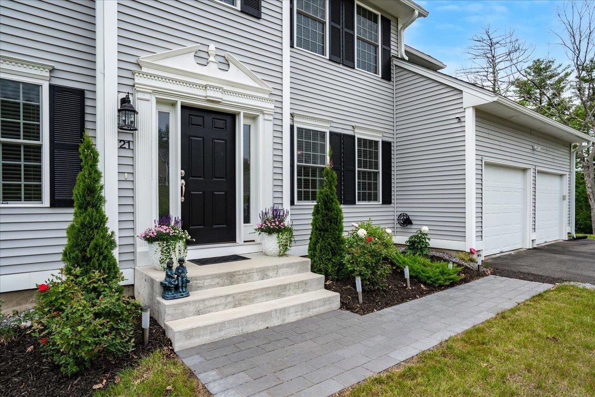Property Photo: 21 Huntington Ridge Road NH 03110