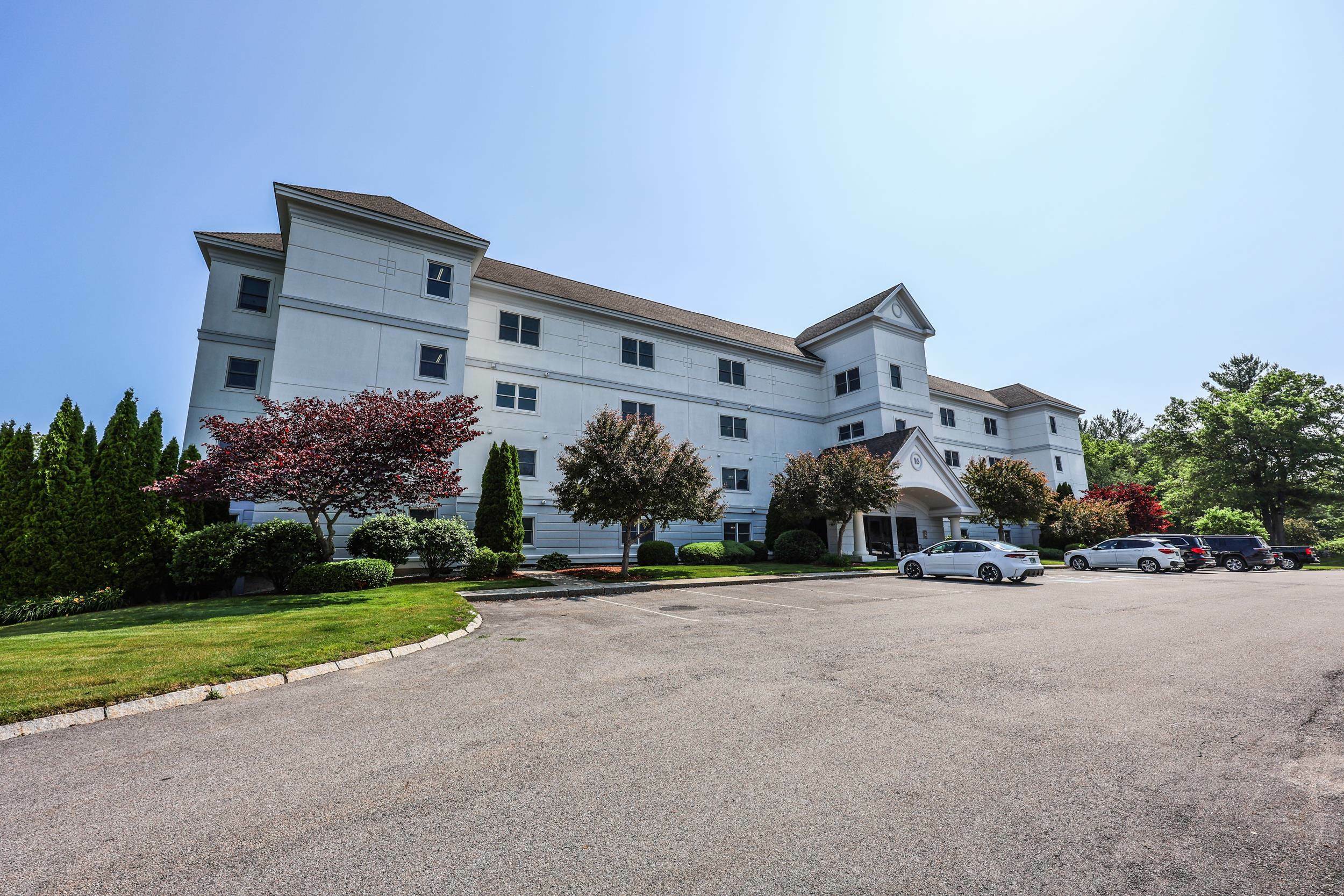 Property Photo: 14 Mountain Laurels Drive NH 03062