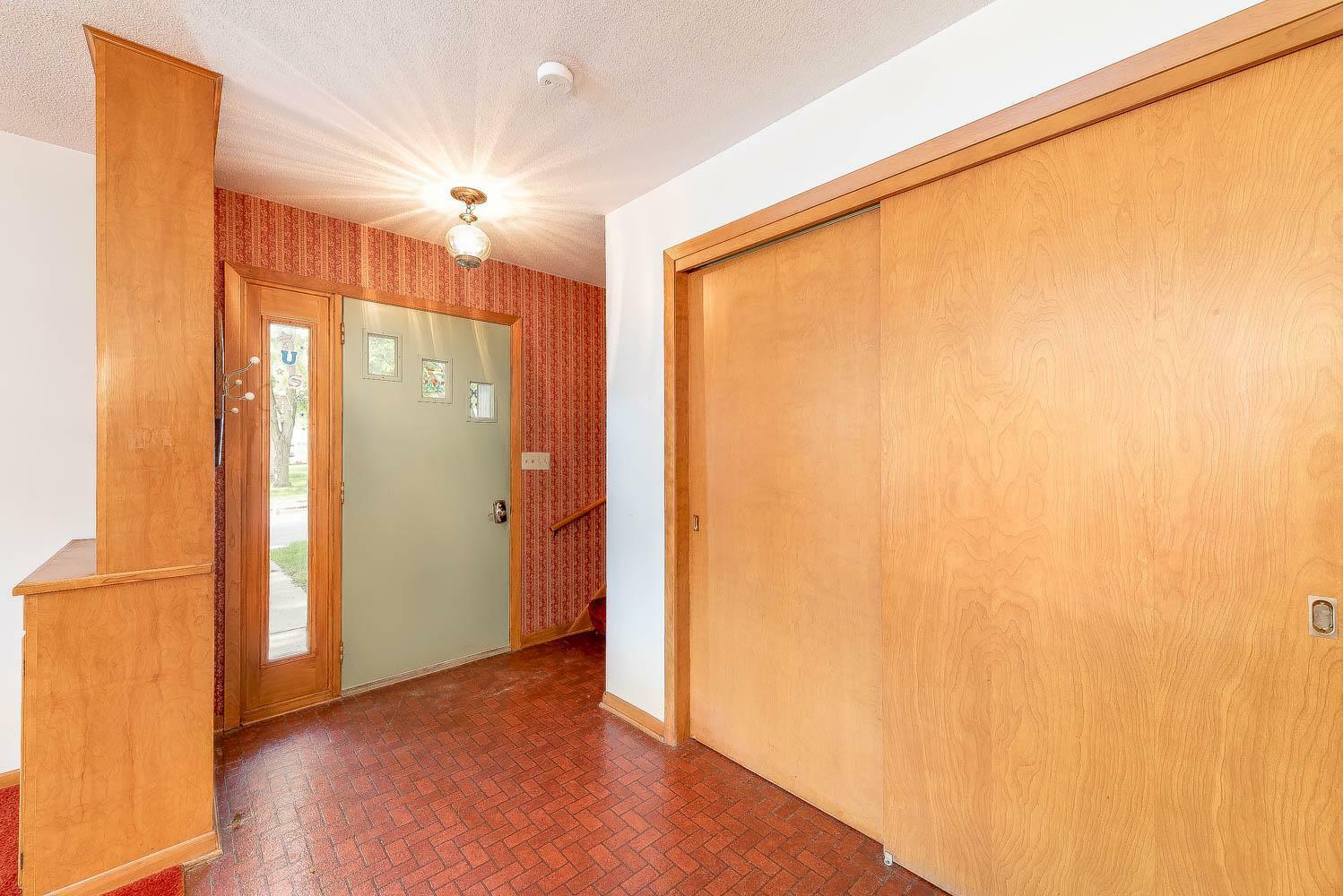 Property Photo: 419 W Jackson Street MN 56082